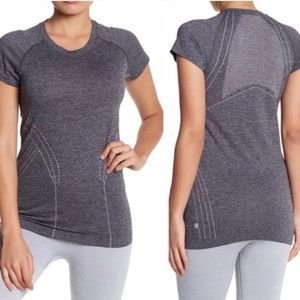 Z by Zella Grey/White Short Sleeve Top M